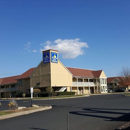 Travel Inn Motel Hartford Esterno foto