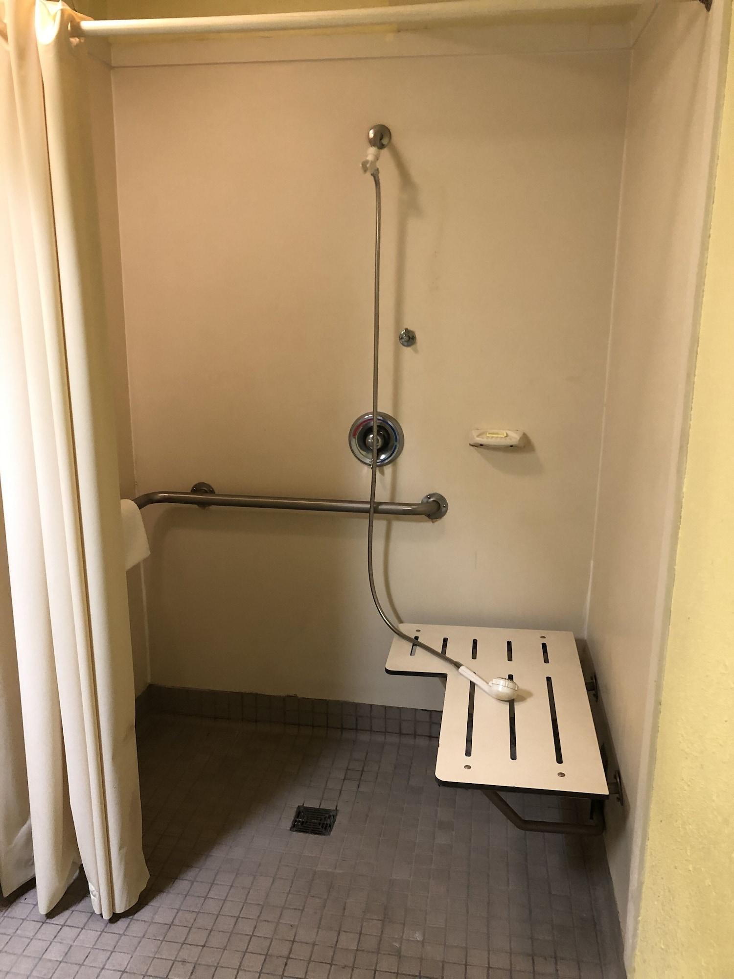 Travel Inn Motel Hartford Esterno foto