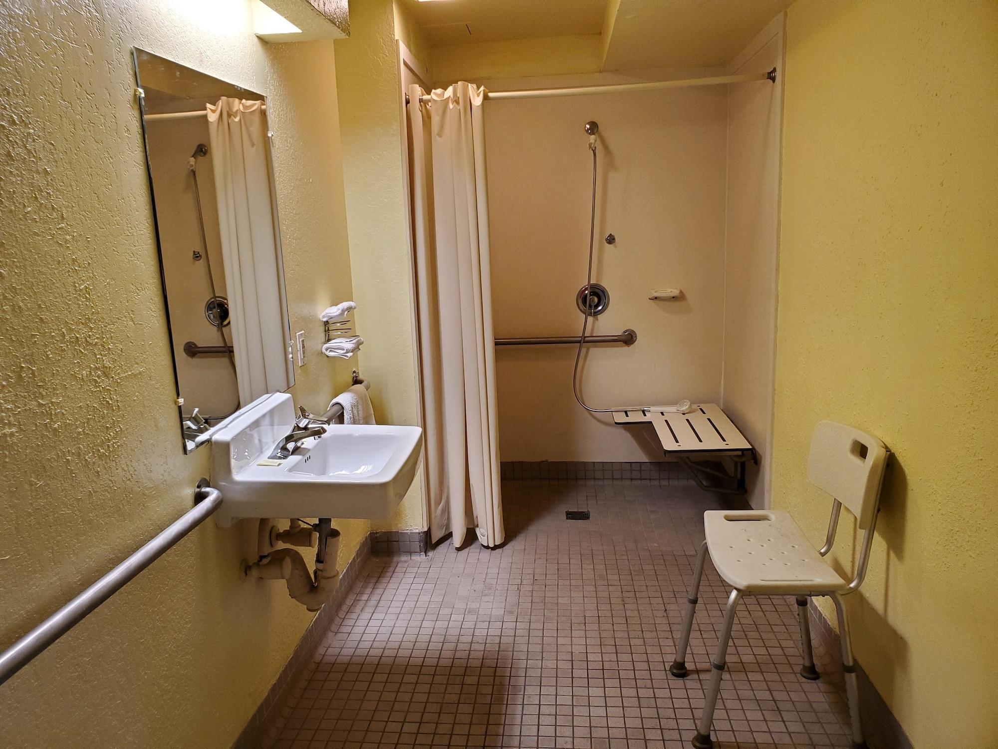 Travel Inn Motel Hartford Esterno foto