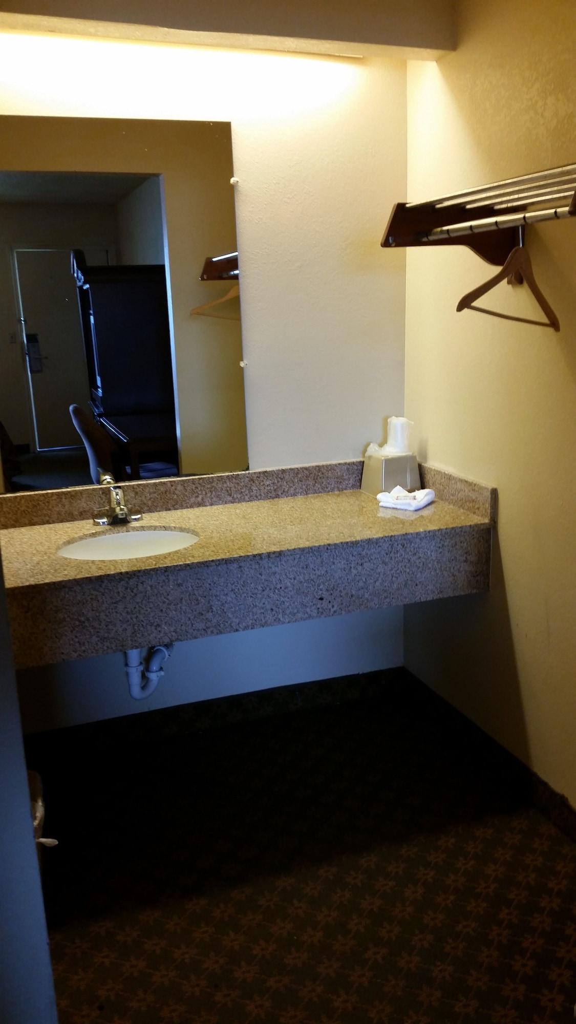 Travel Inn Motel Hartford Esterno foto