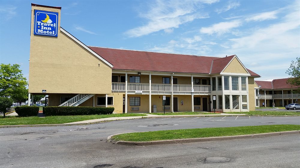 Travel Inn Motel Hartford Esterno foto